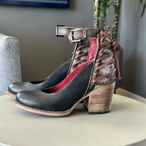 Freebird RAEANNE style, BLACK, SZ 5, Like New